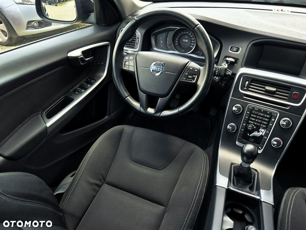 Volvo S60 D3 Momentum - 27