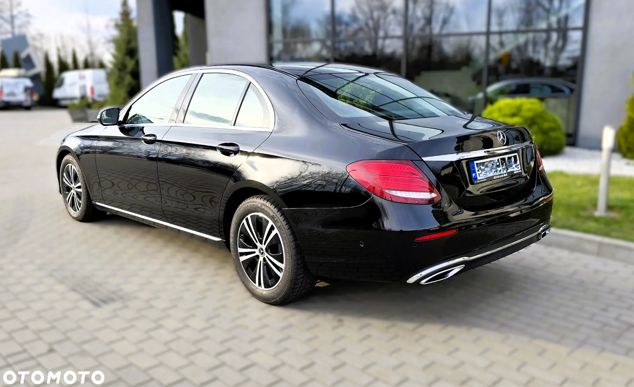 Mercedes-Benz Klasa E 200 d 9G-TRONIC - 4