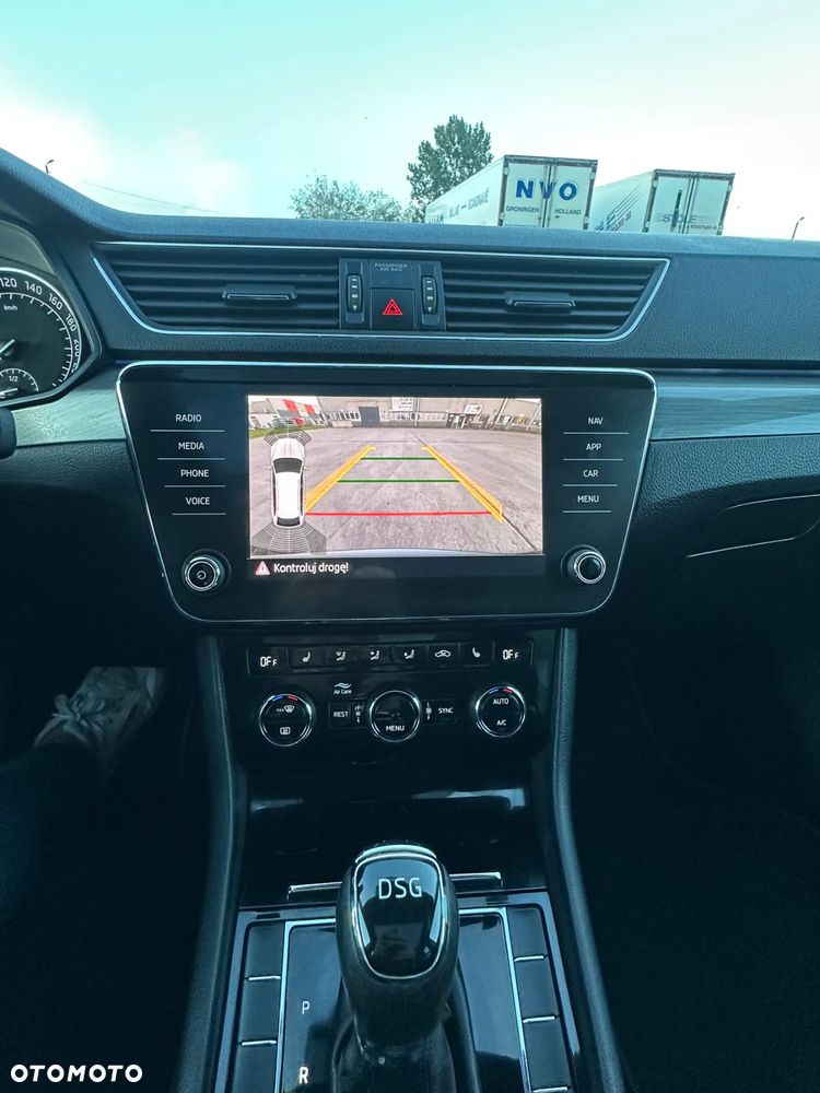 Skoda Superb 2.0 TDI Style DSG7 - 13
