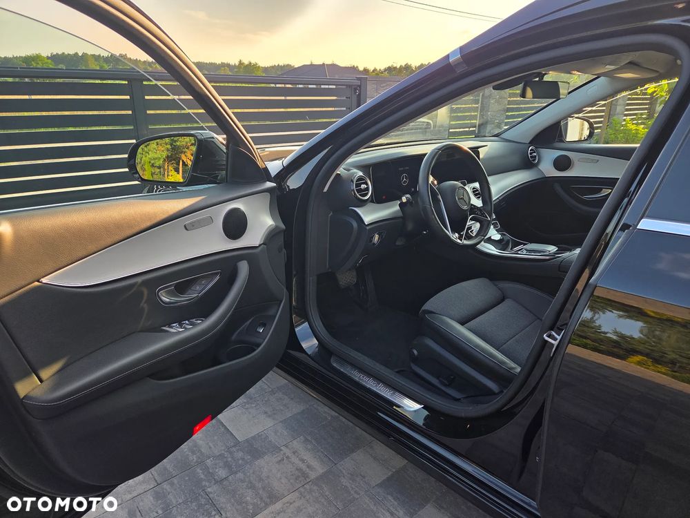 Mercedes-Benz Klasa E 220 d 4-Matic Avantgarde - 17