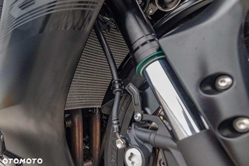 Yamaha R6 - 22
