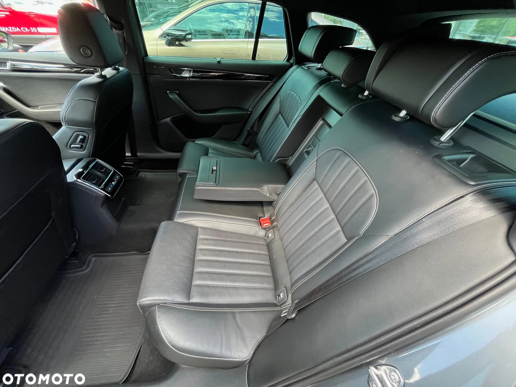 Skoda Superb 2.0 TDI SCR 4x4 L&K DSG - 13