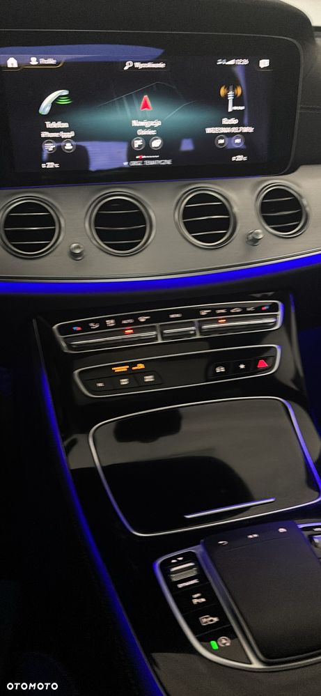 Mercedes-Benz Klasa E 220 d 9G-TRONIC - 14