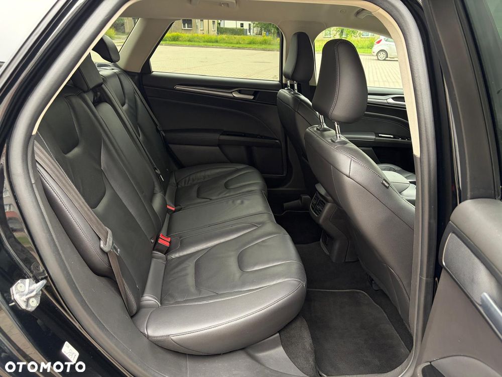 Ford Mondeo 2.0 Hybrid Titanium - 16