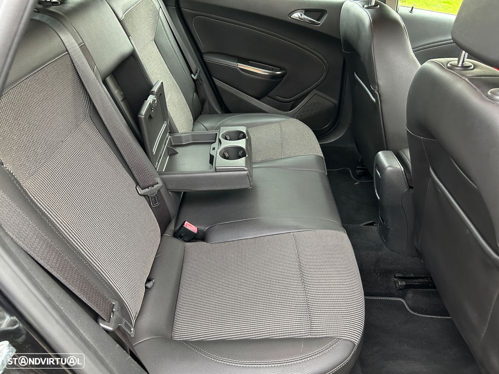 Opel Astra Sports Tourer - 19