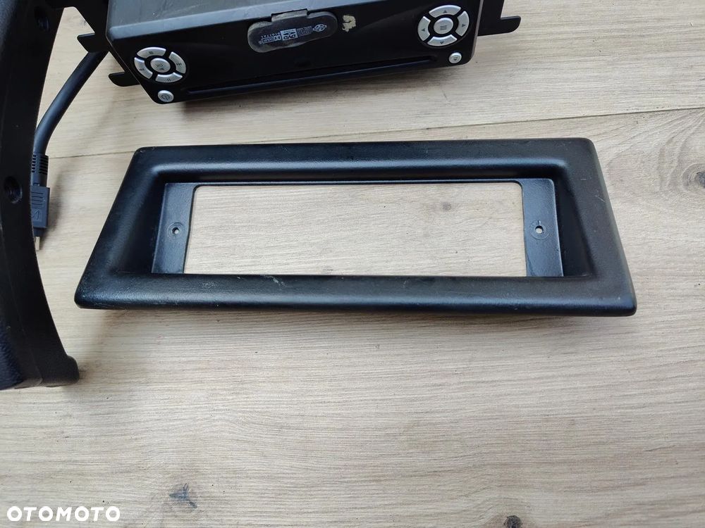 MERCEDES Ml w164 CZYTNIK DVD + Monitor - 2