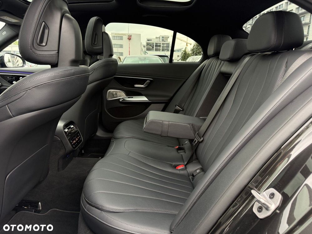 Mercedes-Benz Klasa E 220 d mHEV 4-Matic AMG 9G-Tronic - 30