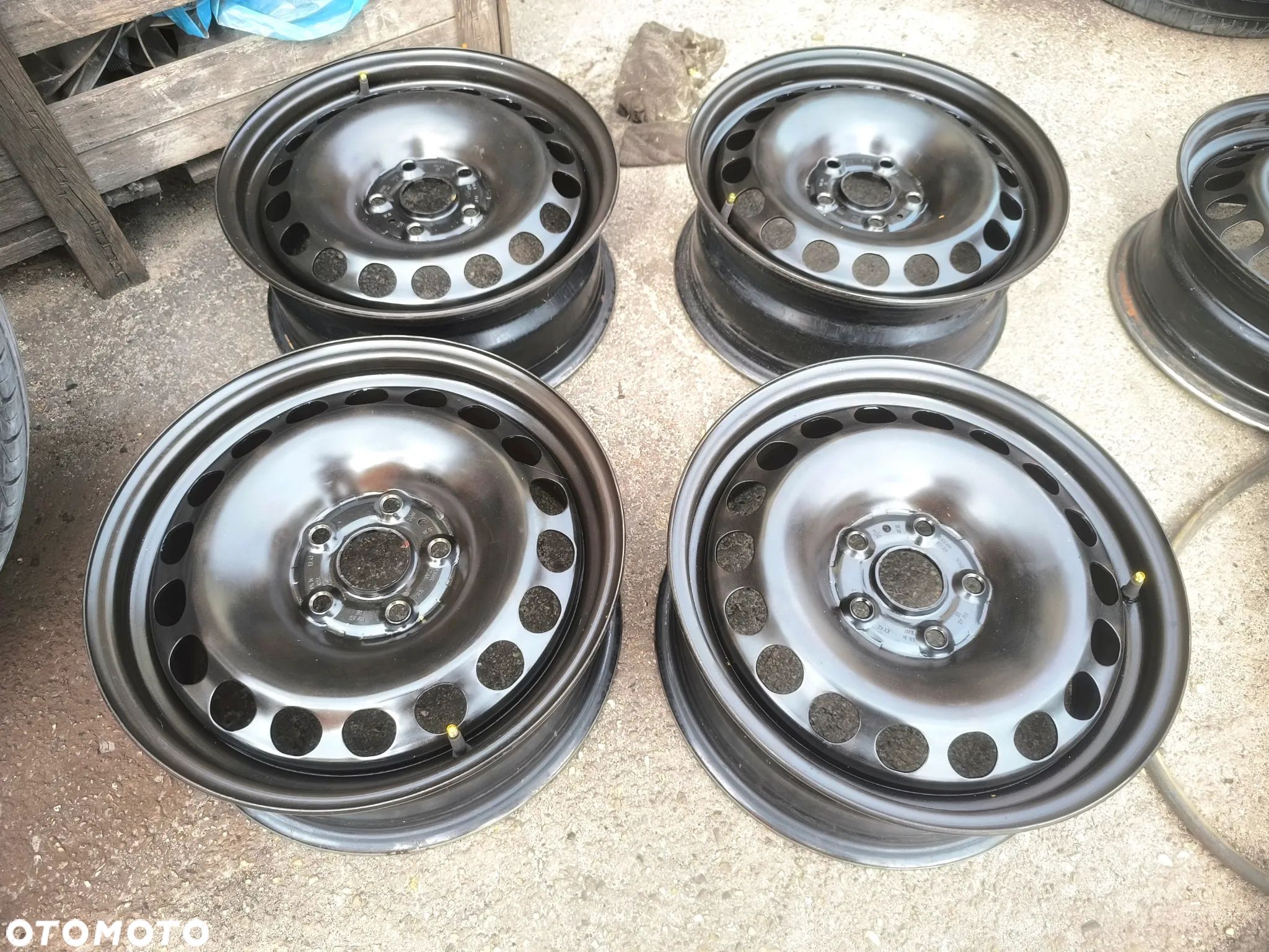 5x112 Felgi Stalowe Stal 16 VW GOLF 6 VI 7 VII TOURAN JETTA CADDY PASSAT B5 B6 B7 SKODA OCTAVIA 2 3 YETI SUPERB SEAT LEON TOLEDO ALTEA EXEO AUDI A3 8P 8V A4 B5 B6 A6 C5 C6 Legnica ALU-RAD - 1