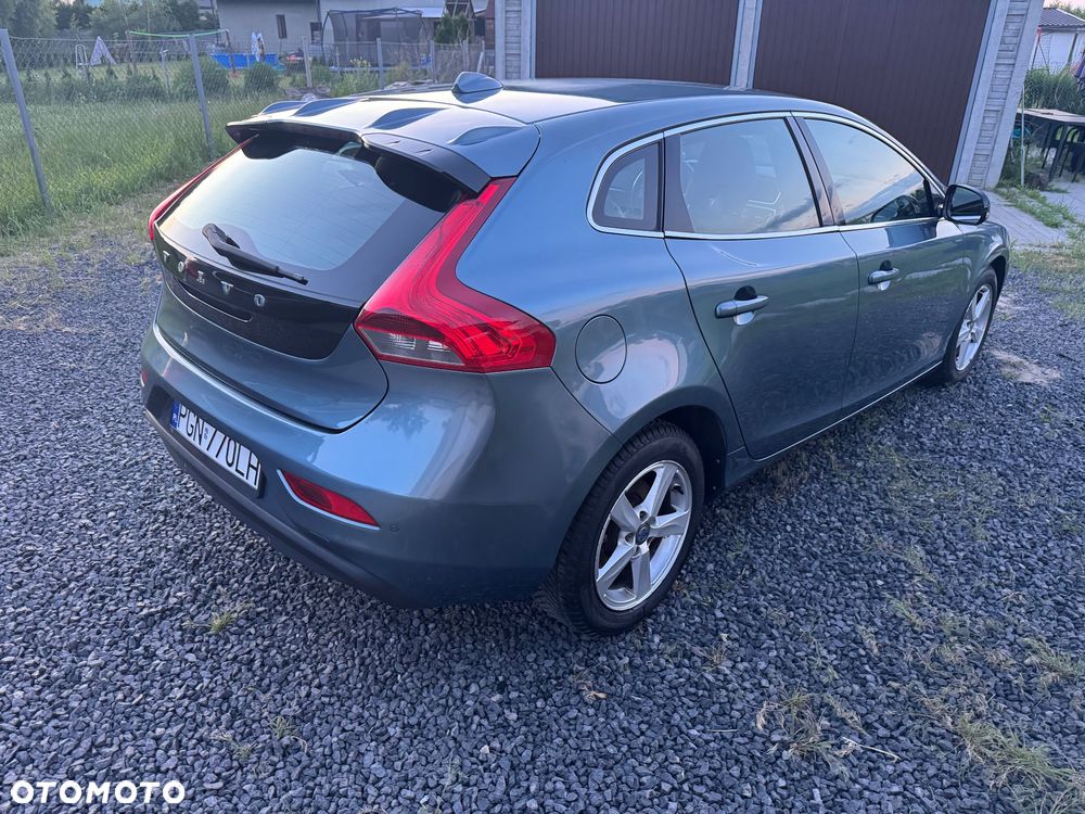 Volvo V40 D2 Momentum - 3