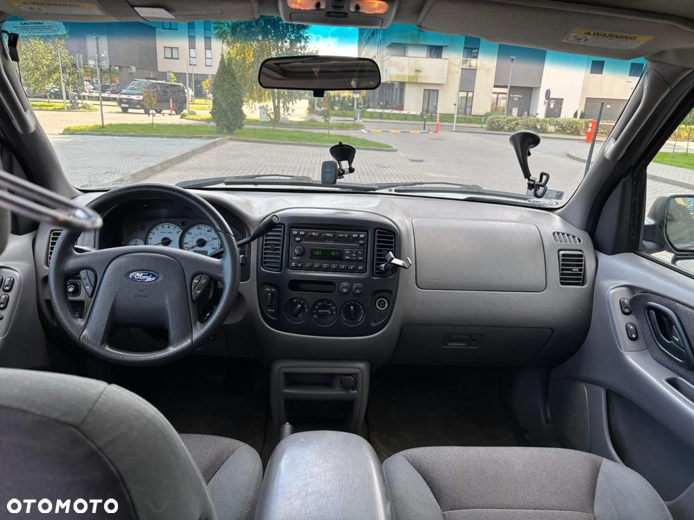 Ford Escape 3.0 XLS 4WD - 9