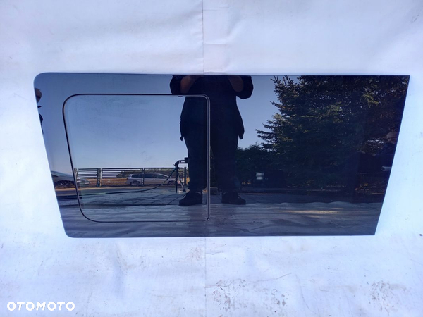 Vw T5 Multivan Caravelle szyba tylna tył drzwi przesownych rozsownych lewa
