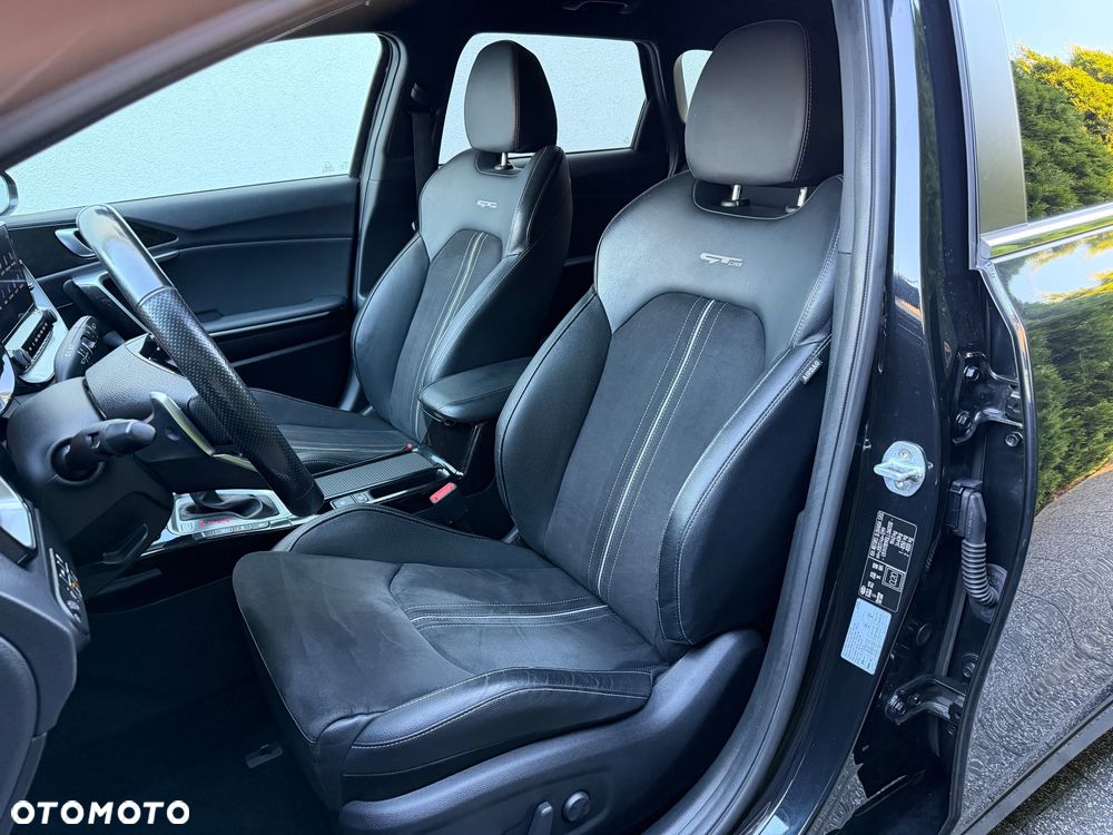 Kia Ceed 1.6 CRDi 136 ISG GT Line - 25
