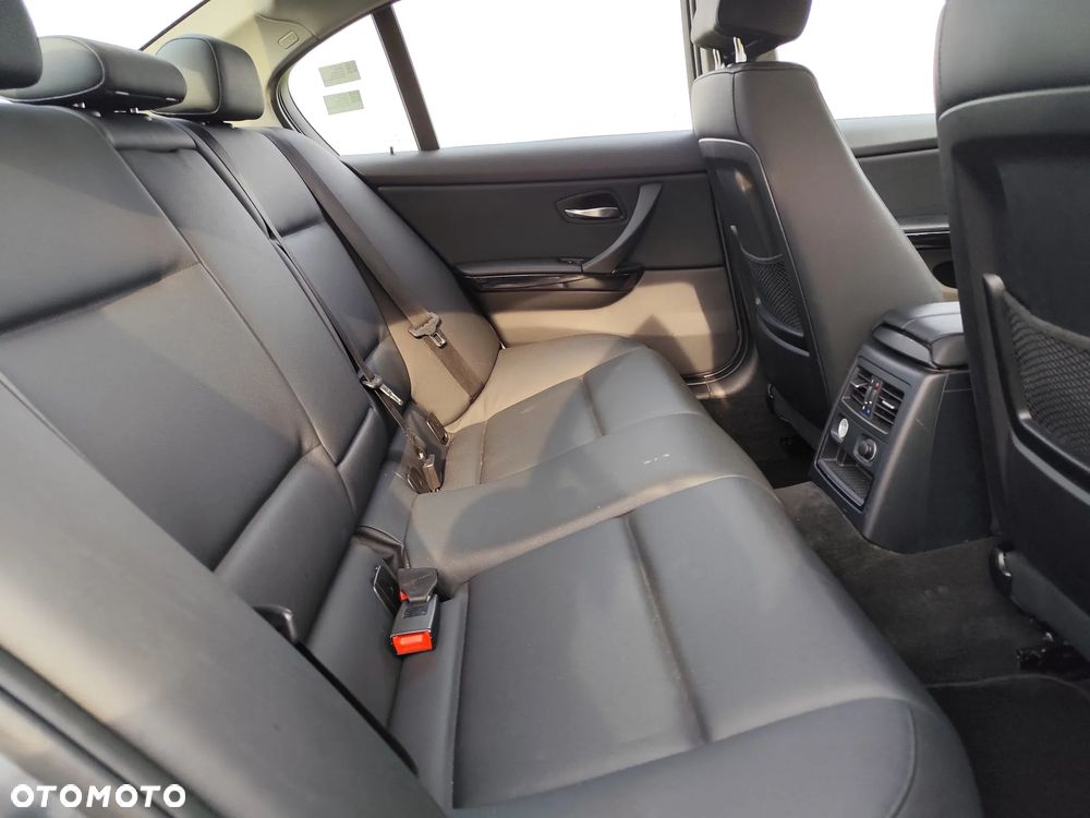 BMW Seria 3 318i Edition Exclusive - 11