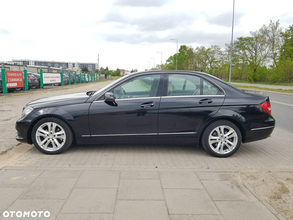 Mercedes-Benz Klasa C 250 CGI Automatik BlueEFFICIENCY Avantgarde - 8