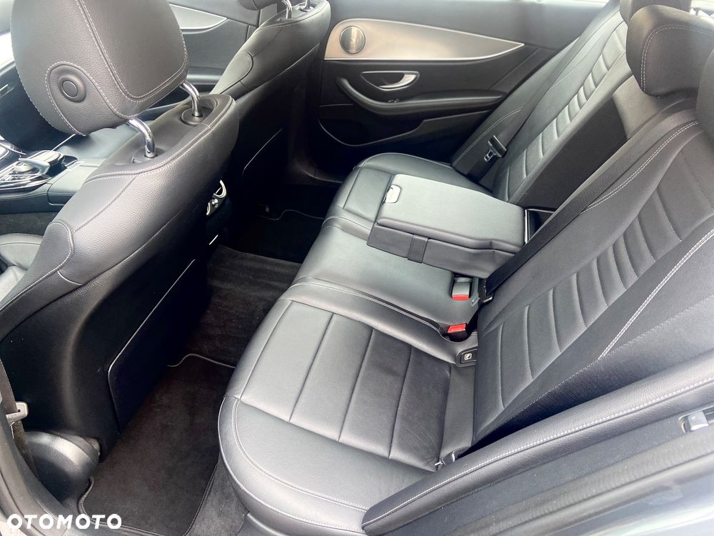 Mercedes-Benz Klasa E 220 d 9G-TRONIC AMG Line - 22