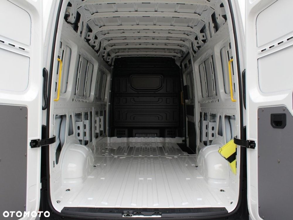 Volkswagen Crafter - 12