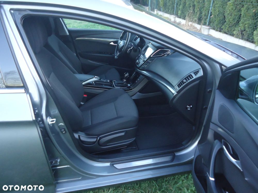 Hyundai i40 Kombi 2.0 Automatik Premium - 23