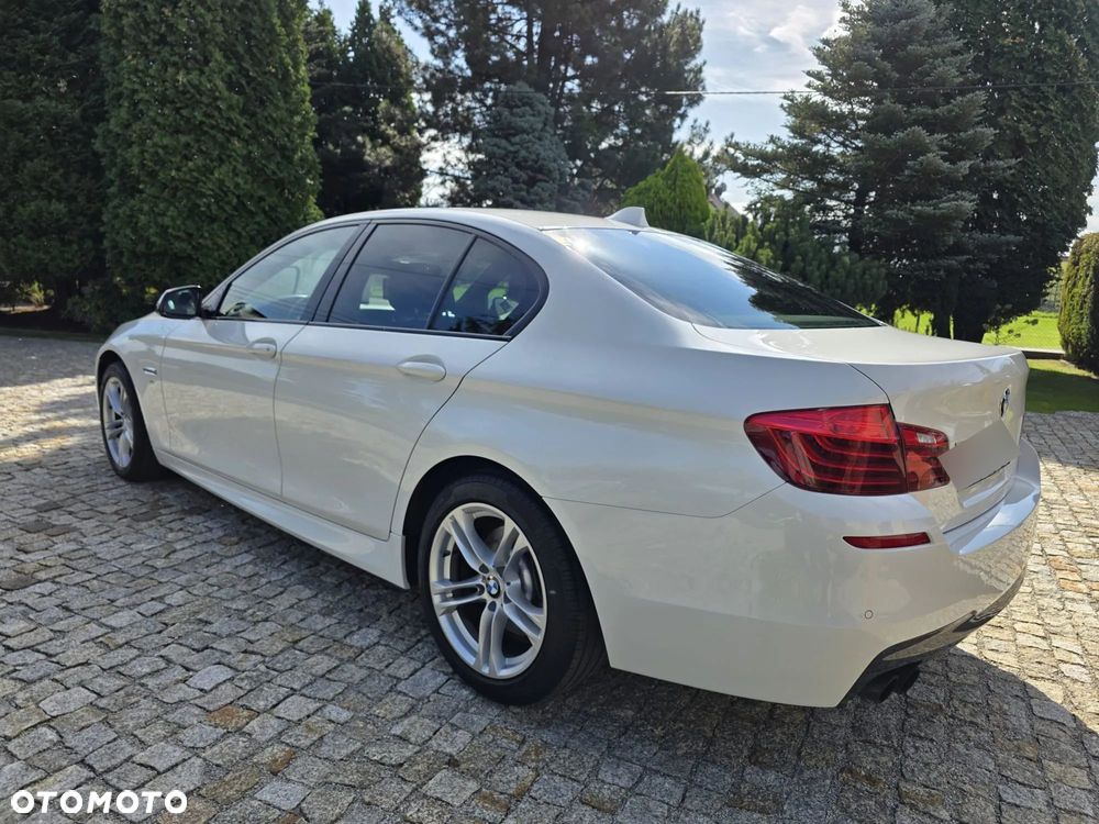 BMW Seria 5 525d xDrive - 9