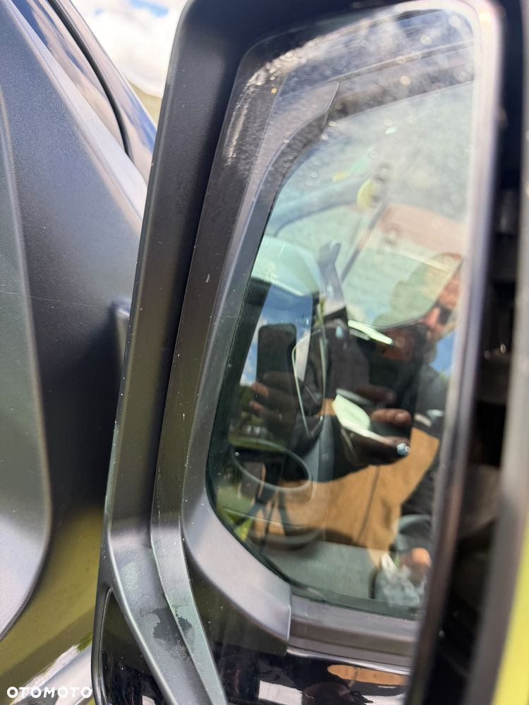 Ford Tourneo Custom - 20