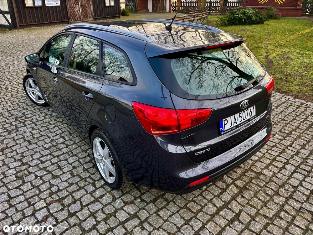 Kia Ceed - 14