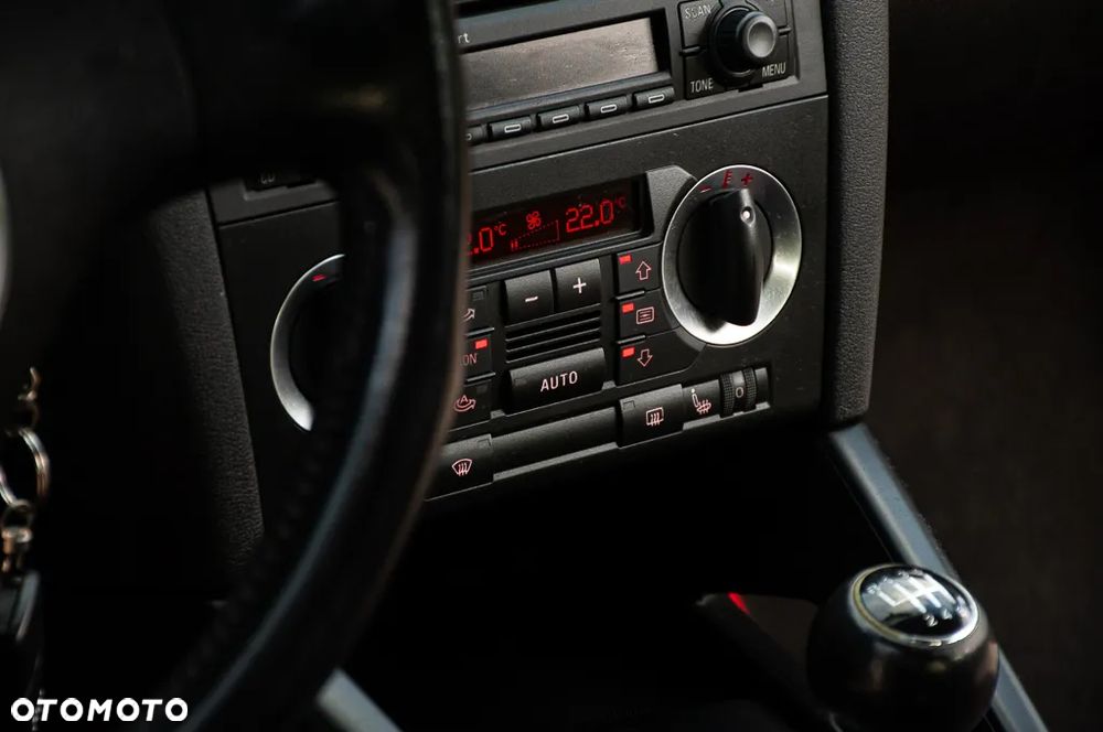 Audi A3 3-drzwiowe 2.0 FSI Attraction - 20