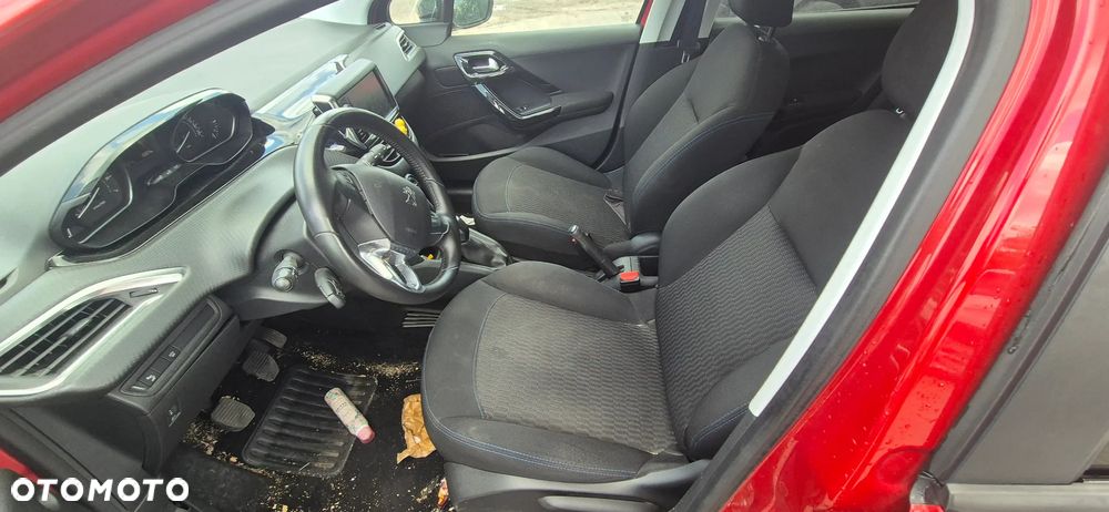 Peugeot 208 1.2 PureTech GPF Signature S&S - 16