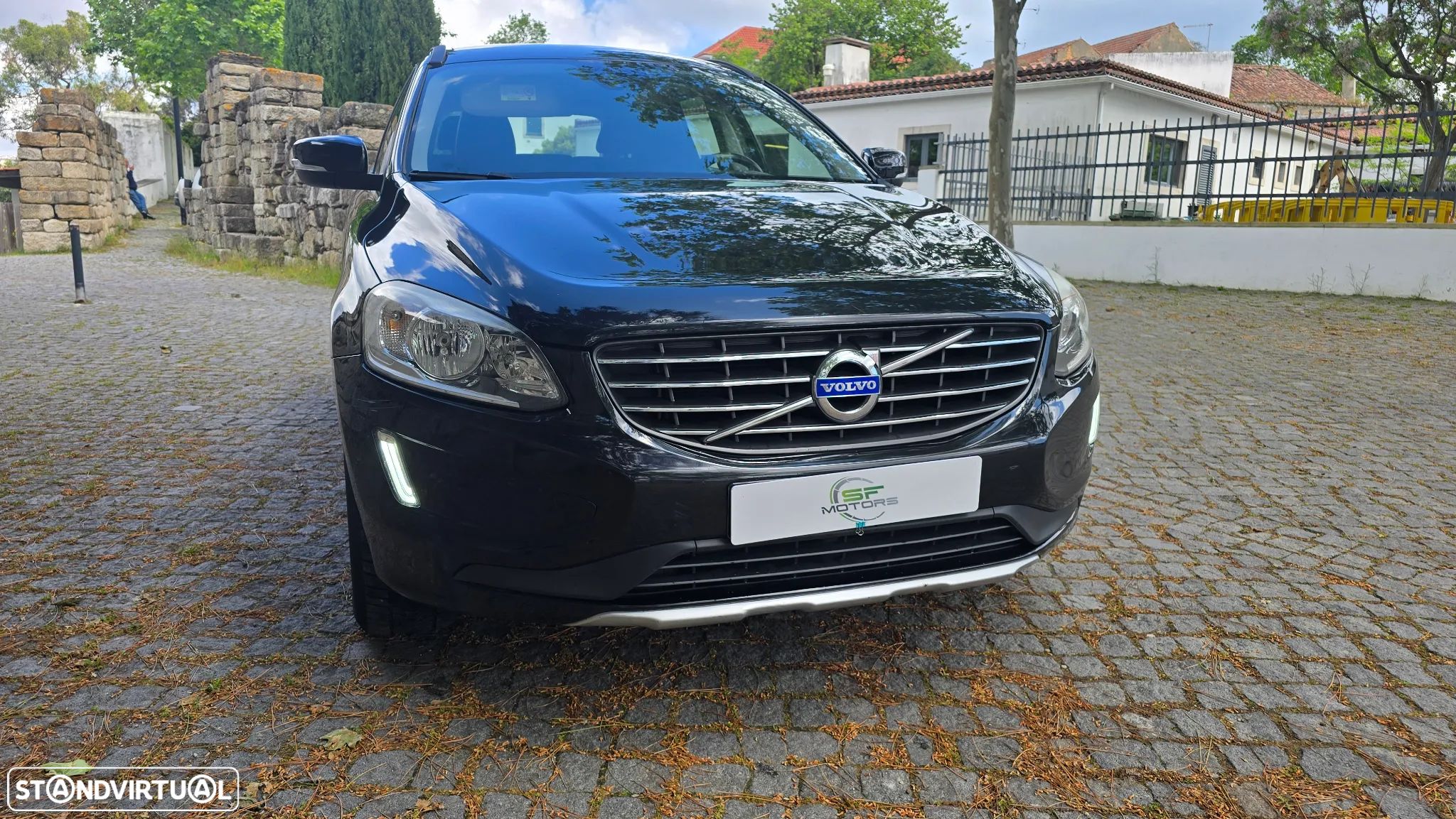 Volvo XC 60 2.0 D4 Momentum Geartronic - 1