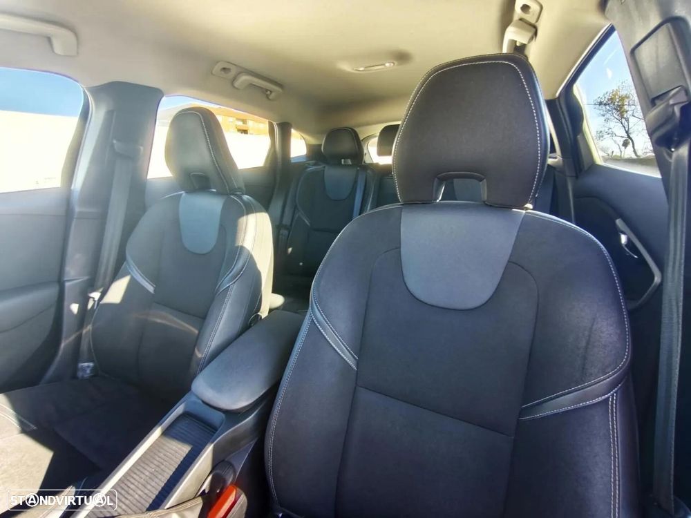 Volvo V40 1.6 D2 Eco Momentum - 28