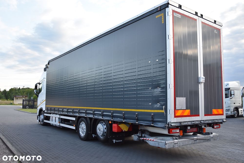 Volvo FH 460 EURO 6 / KABINA XL / FIRANA 9,5 M / NAVI / SOLARY / KLIMA POSTOJOWA / KAMERY / CAŁY NA PODUSZKACH / WINDA DHOLLANDIA / ZABUDOWA REDOS / 24 PALETY / AUTOMAT / SALON POLSKA / SERWIS ASO VOLVO / STAN IDEALNY !! - 10
