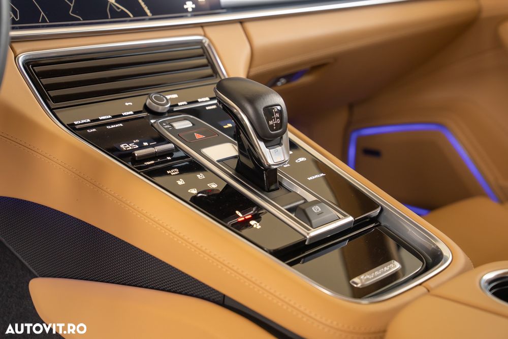 Porsche Panamera 4 E-Hybrid Platinum Edition - 23