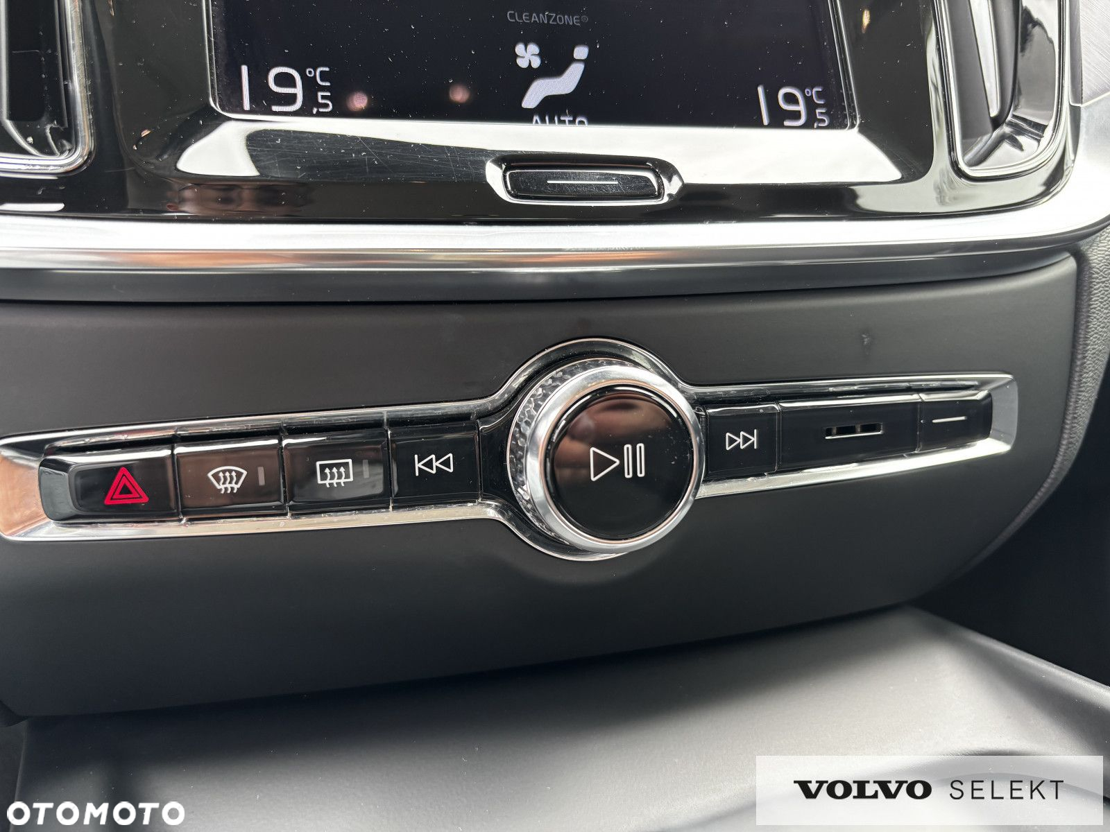 Volvo V60 Cross Country - 12