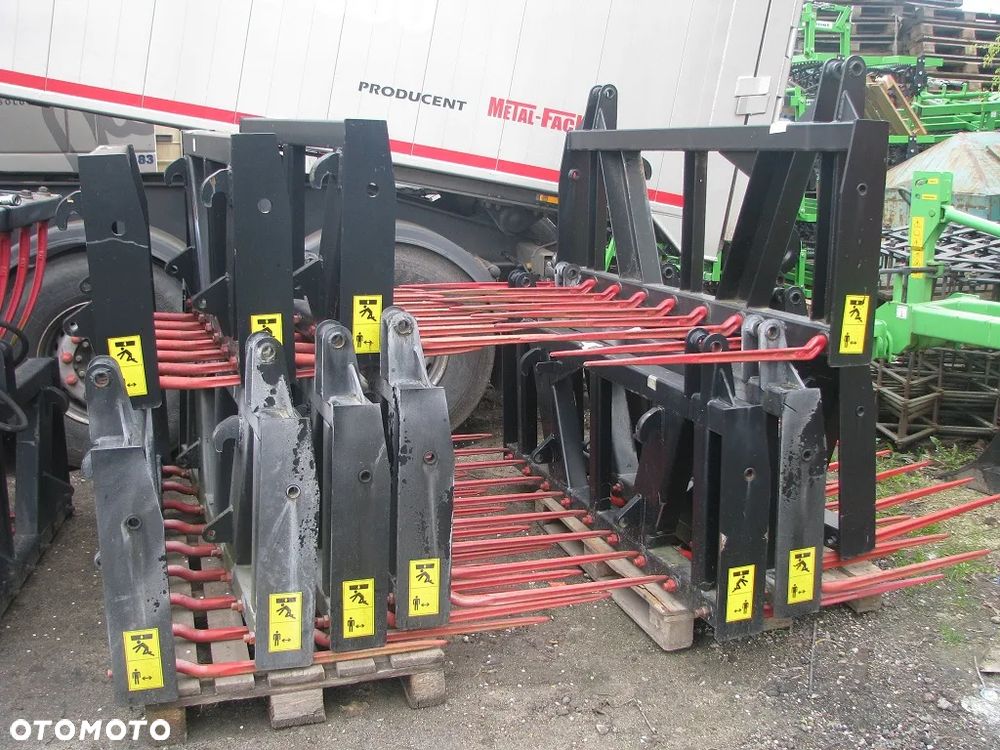 Inny Wycinak do kiszonki 1,75m Kellfri dwa siłowniki, Krokodyl 1,4; 1,6; 1,8; 2,0m Metal-Fach / Euromasz, Łyżka chwytakowa-Łyżko krokodyl, Łyżka materiałó sypkich 1,6; 1,8; 2,0; 2,2; 2,4m Metal-Fach / Pronar, Chwytak Bel, Chwytak do obornika, widły do obornika - 35