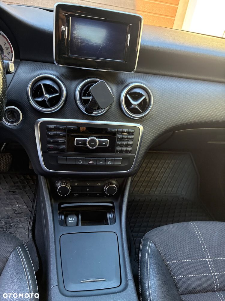 Mercedes-Benz Klasa A 180 7G-DCT - 10