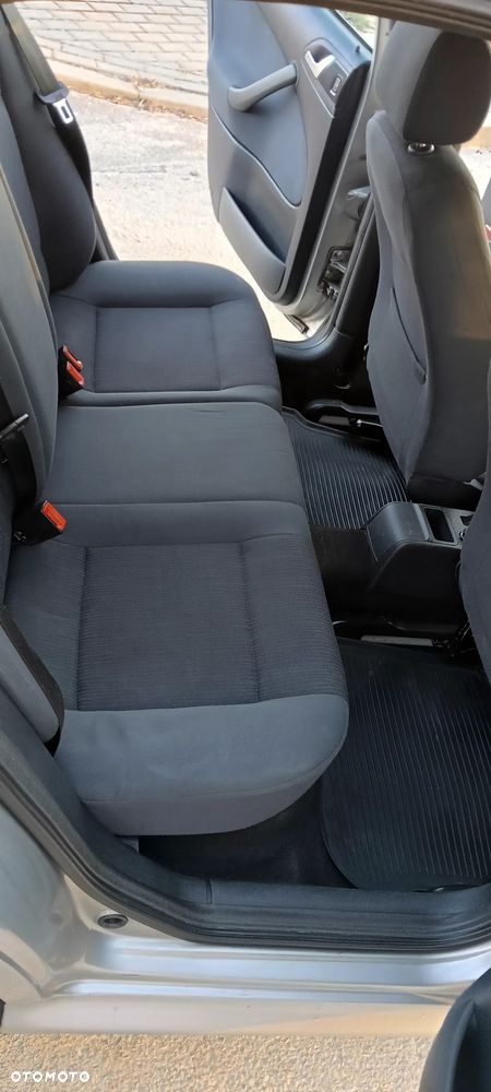 Skoda Octavia 1.6 Tour Classic - 17