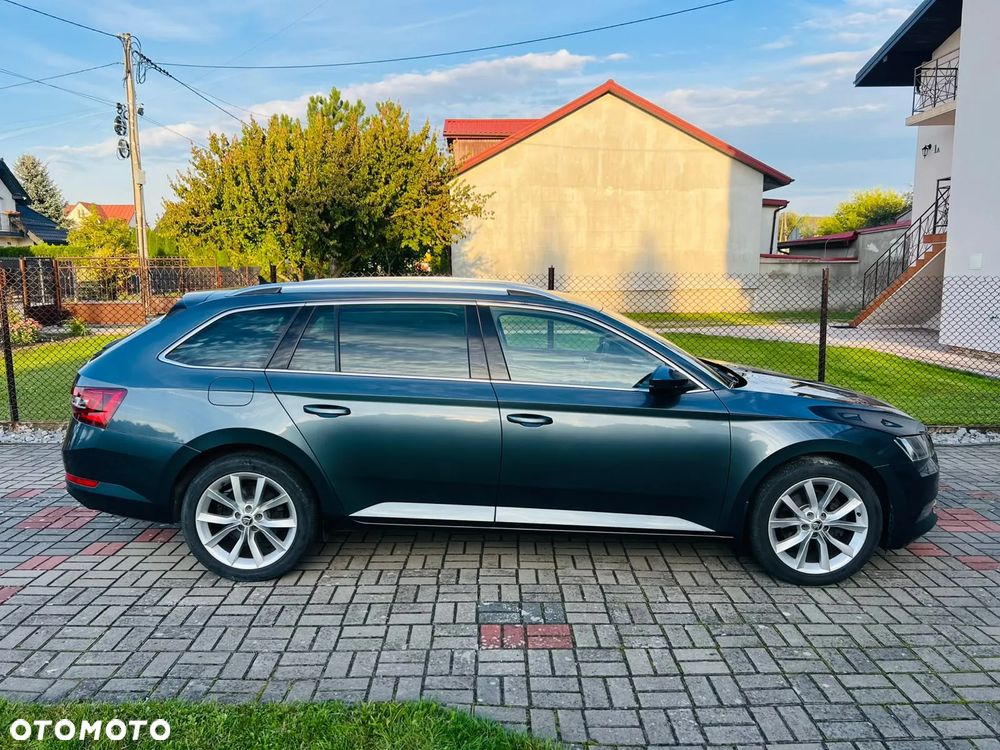 Skoda Superb 1.5 TSI DSG Sportline - 9