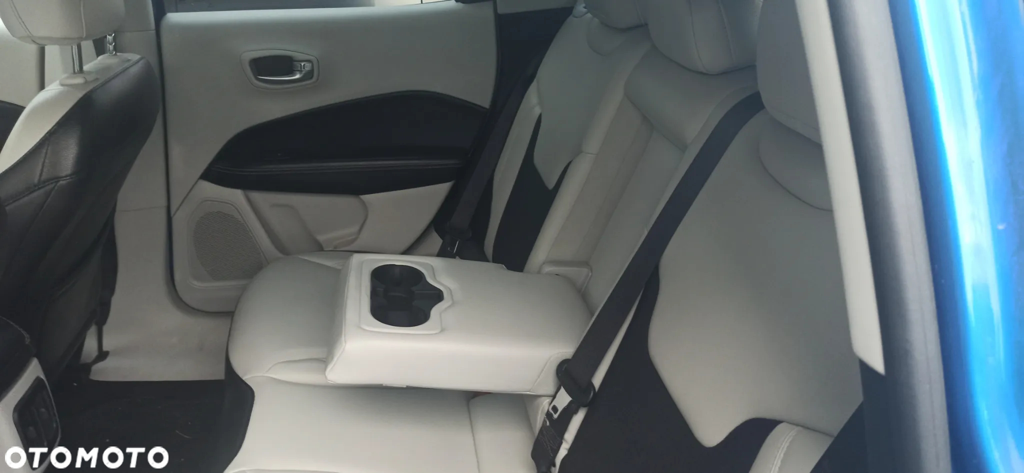Jeep Compass - 12