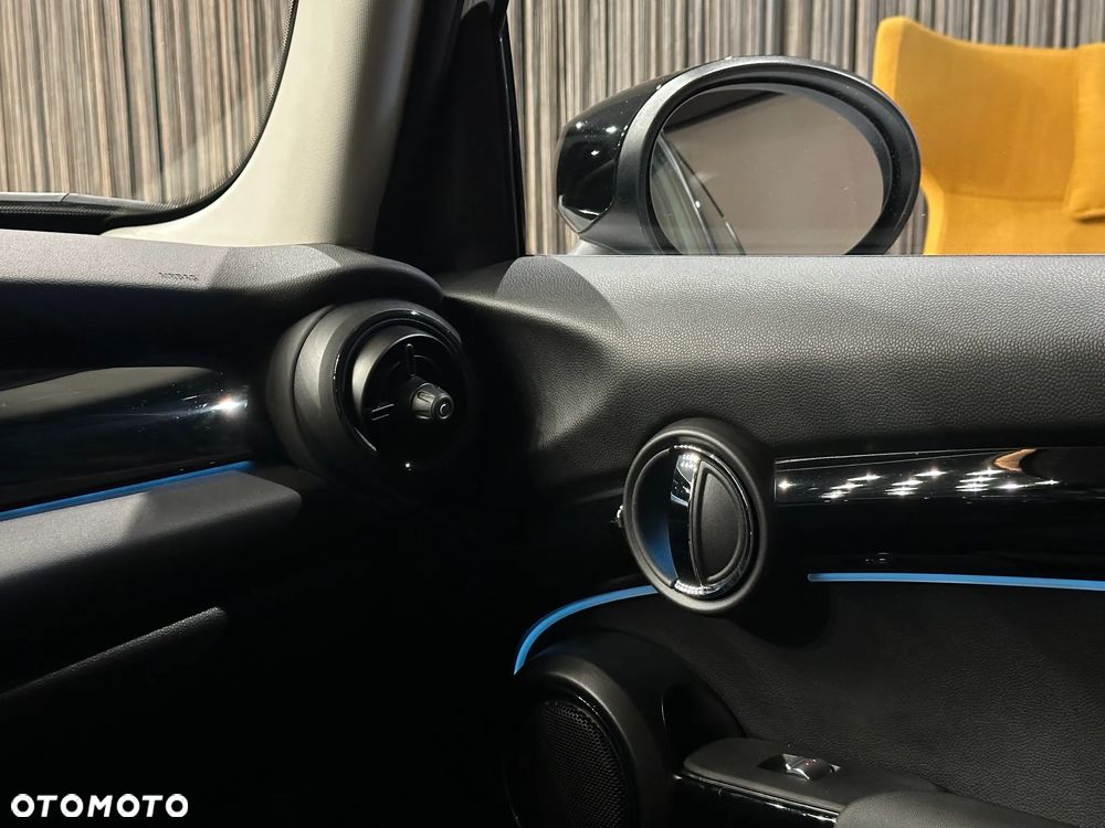 MINI Cooper Standard - 16