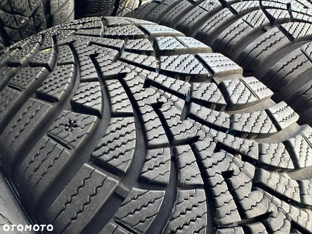 205/60r16 Goodyear UltraGrip 9_7,2mm_4szt_(17) - 6