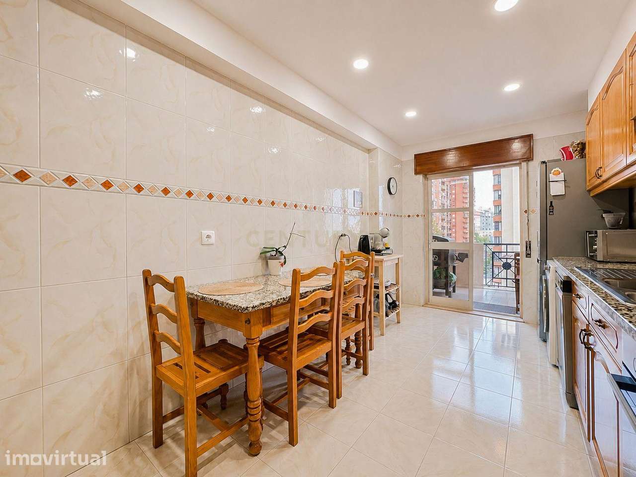 Apartamento T2 com Varanda na Tapada das Mercês, Mem Martins - Grande imagem: 4/32