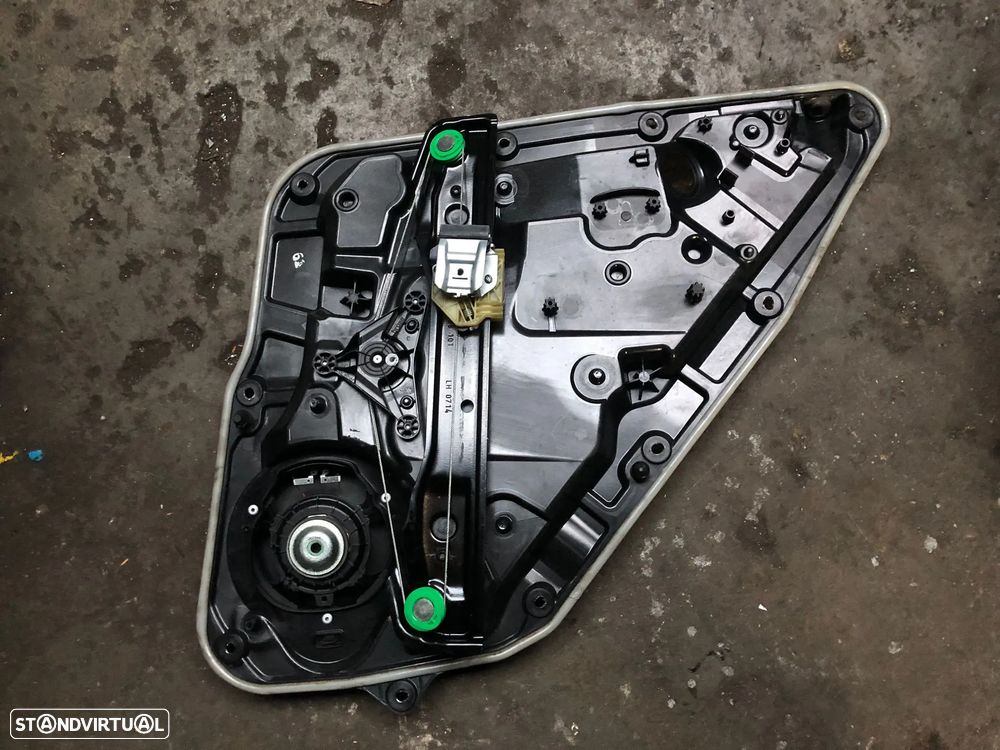 MERCEDES GLA ELEVADOR TRAS ESQUERDO - E096 - 3