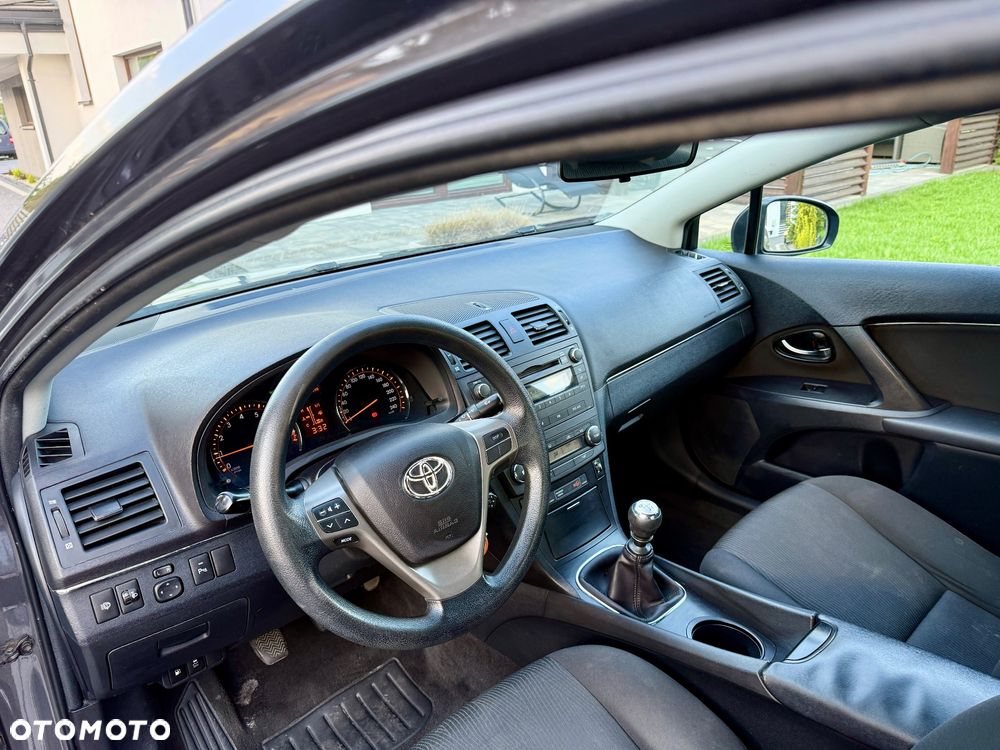 Toyota Avensis 1.8 Comfort - 15