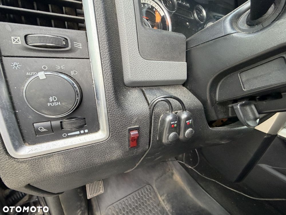 Dodge RAM 5.7 4x4 - 30