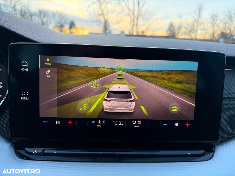 Skoda Octavia 2.0 TDI STYLE DSG - 24