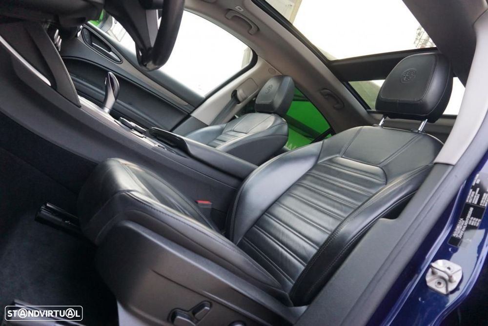 Alfa Romeo Stelvio 2.0 T Veloce TI Q4 AT8 - 8