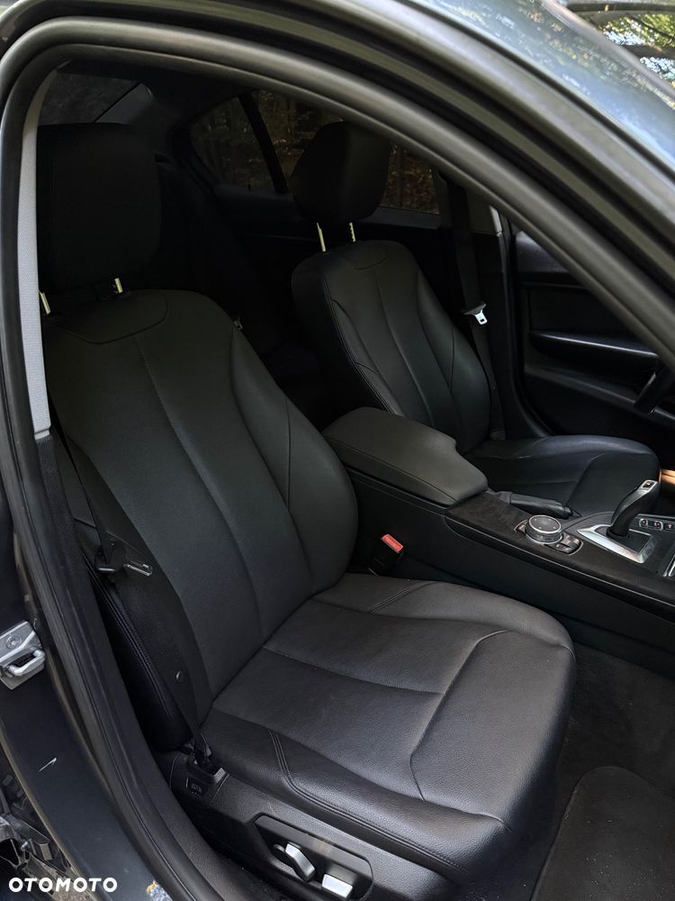 BMW Seria 3 320i Edition Luxury Line Purity - 23