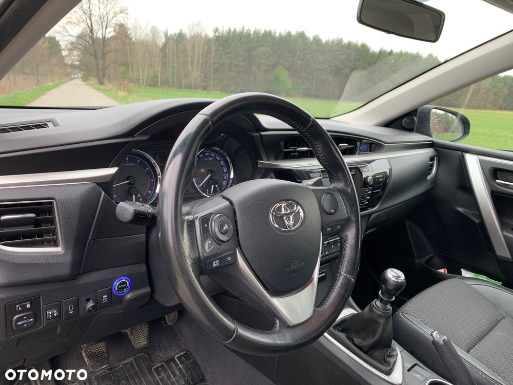Toyota Corolla 1.6 Premium + - 10
