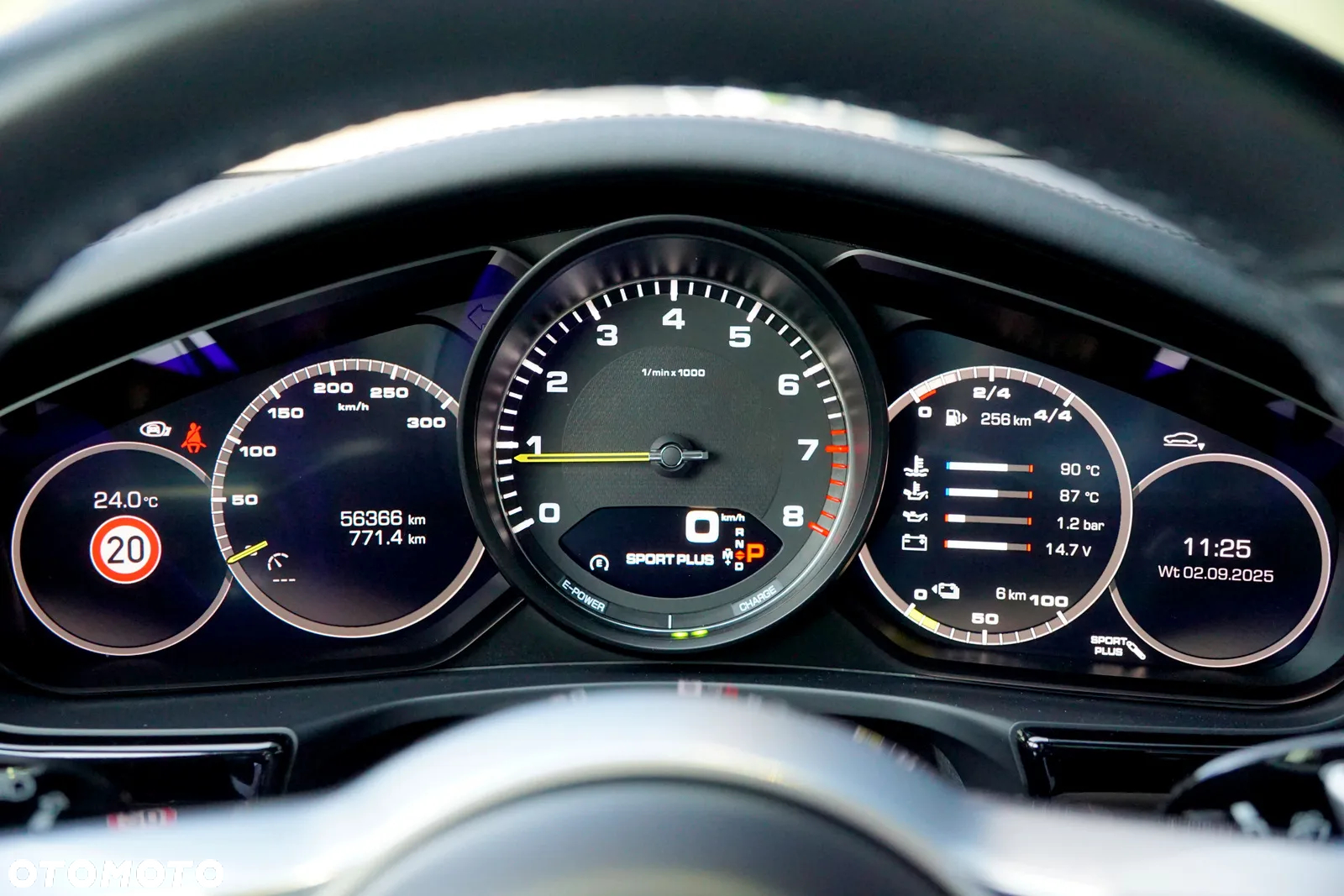 Porsche Panamera 4 E-Hybrid 10 Years Edition - 31