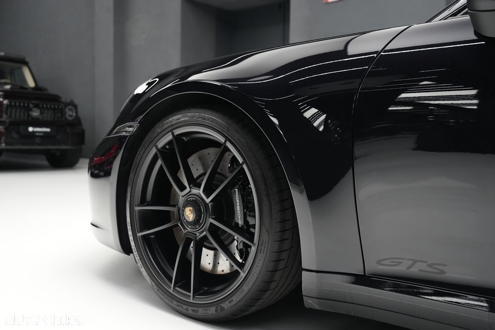 Porsche 911 Carrera 4 GTS PDK - 5