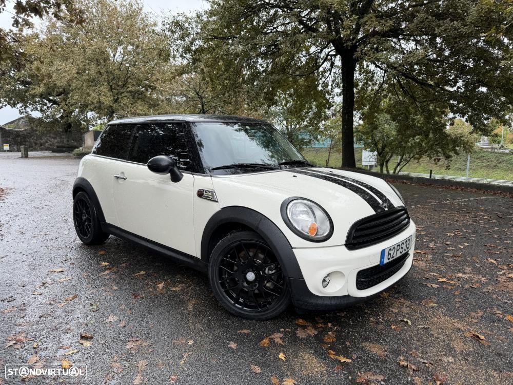 MINI 3 Portas Cooper D - 1