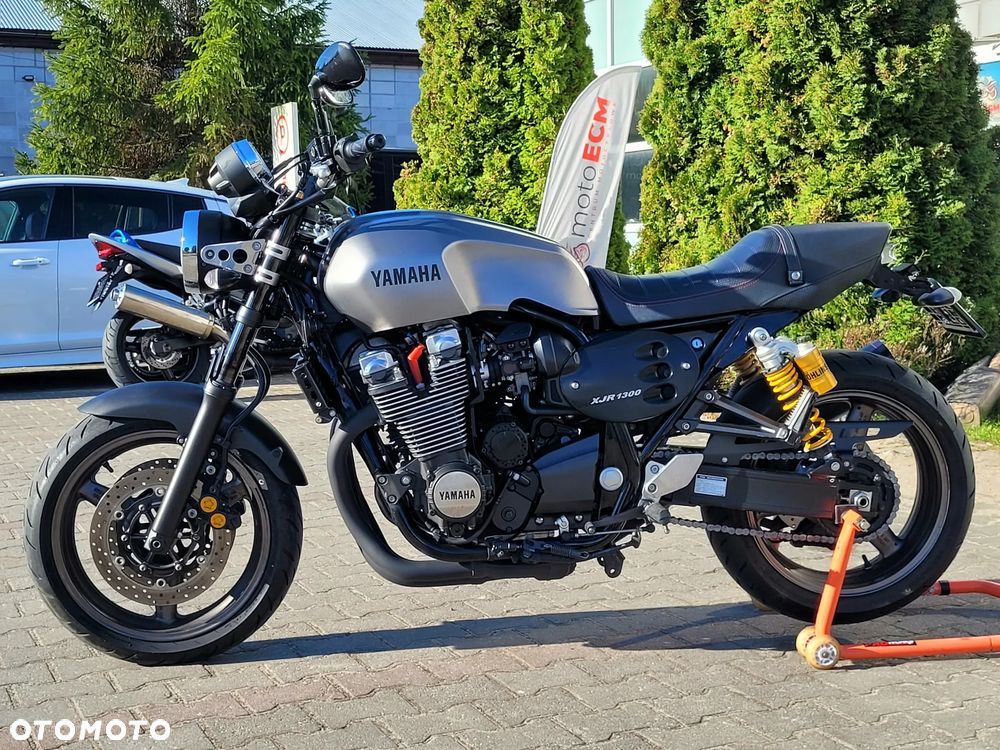 Yamaha XJR - 4